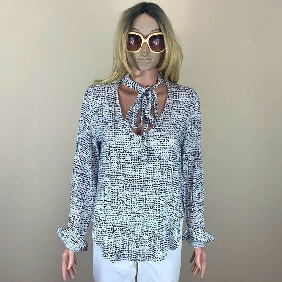 Anthropologie Cloth & Stone Small Black/White Key Hole Neckline Curved Hem Top - Picture 1 of 7